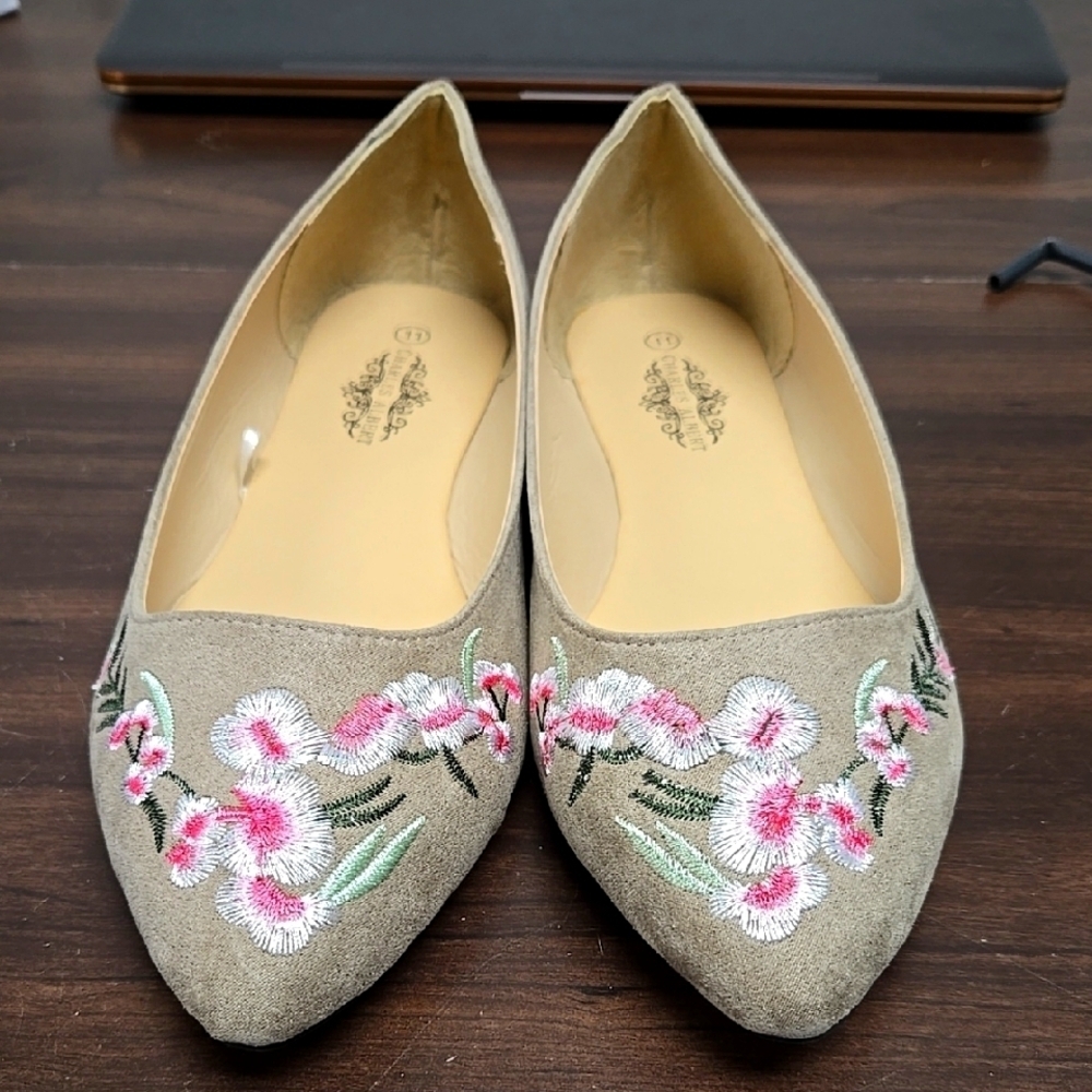 Charles Albert Size 7 Taupe Embroidered Floral Ballet Vegan Flats